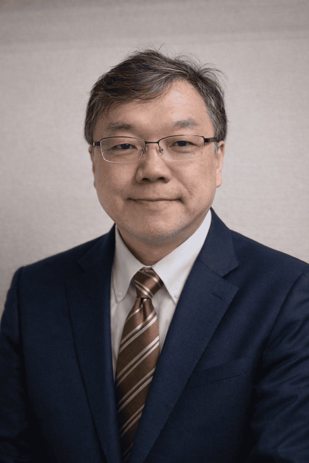 岡田先生お顔写真 (2)